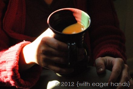 [coffee%2520hand%255B2%255D.jpg]