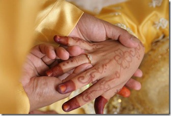 inai-dijari-disulami-cincin inai-dijari-disulami-cincin