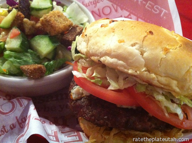 [Red%2520Robin%2520Bleu%2520Ribbon%2520Burger.jpg]