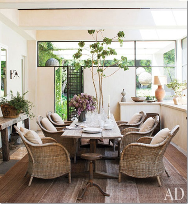 ellen-degeneres-portia-de-rossi-beverly-hills-home-08-porch ellen-degeneres-portia-de-rossi-beverly-hills-home-08-porch