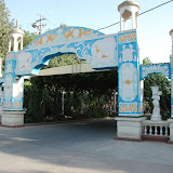 Turfan - Entrée allées de treillis de vigne