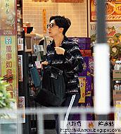 攜女回港定居成龍怒斬10萬生活費吳綺莉愁爆過年