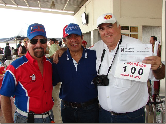 Javier Cueva, Pedro Aparicio de Beretta y Carlos Odriozola, el tirador número 100