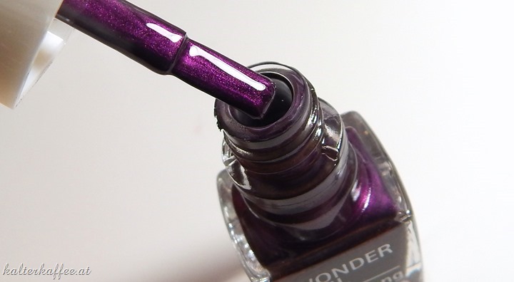 Isadora Coffee & Poetry LE Nail Polish Purple Prune