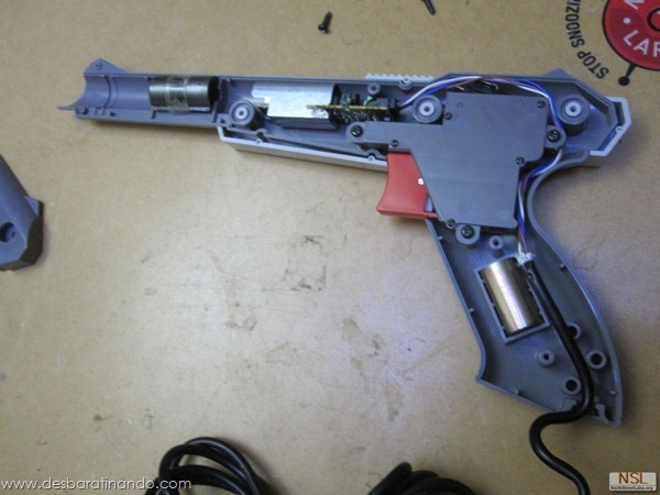 nintendo-zapper-laser-desbaratinando (4) nintendo-zapper-laser-desbaratinando (4)