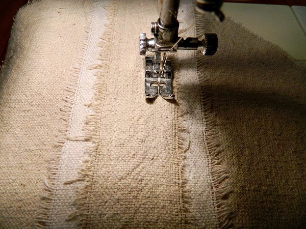 [union_jack_pillow_how_to%25206%255B3%255D.jpg]