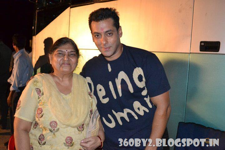[Salman_Khan_With_Fans_19%255B2%255D.jpg]