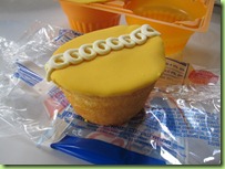 hostess_orange_cupcake_02