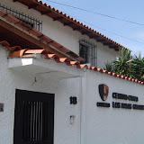 Imágenes de la sede de la Asociación de Vecinos de Los Palos Grandes y de un espacio para el uso y disfrute de los ciudadanos de la tercera edad del Municipio Chacao.
Su construcción representa un importante logro para la gestión de Leopoldo López cuando fue Alcalde pues se materializa el crecimiento y desarrollo de áreas sociales y asistenciales Centro cívico Los Palos Grandes y Casa de la Juventud Prolongada