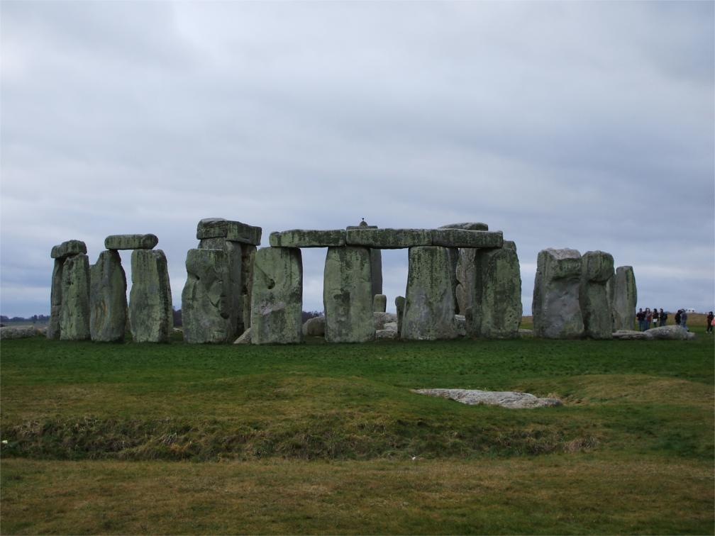 [Stonehenge%2520-%2520the%2520north%2520eastern%2520face%255B2%255D.jpg]