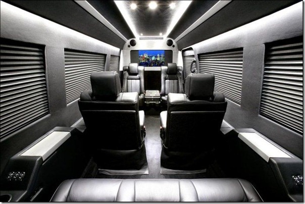 Por dentro de uma Van da Mercedes Benz (8)