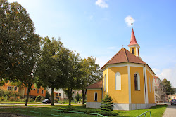 Die wichtigste Sehenswürdigkeit von Třebětice ist die Kirche des Hl. Wenzel aus dem Jahr 1854. Sie wurde am Platz der ehemaligen Wenzelskapelle errichtet.