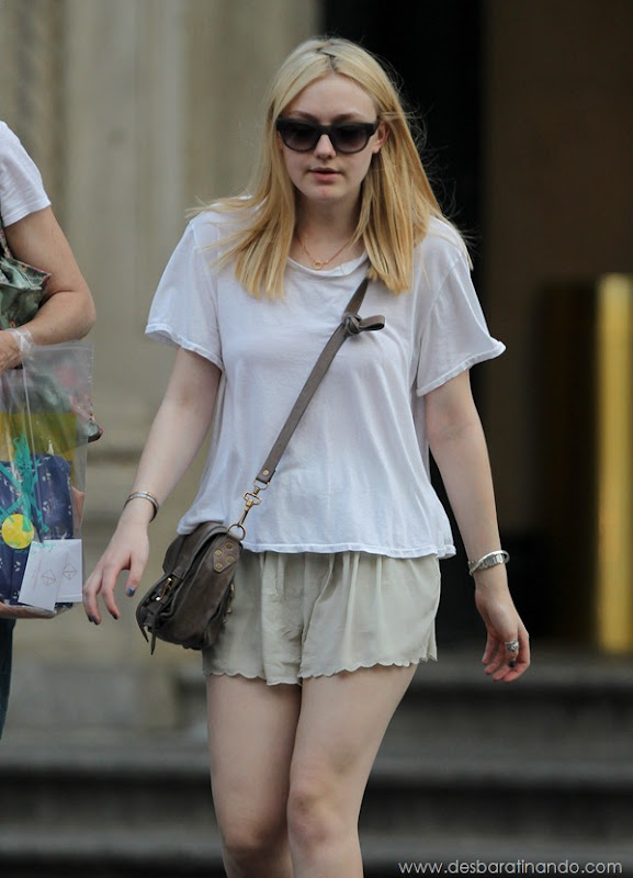Dakota-Fanning-sexy-sedutora-desbaratinando-sexta-proibida (85) Dakota-Fanning-sexy-sedutora-desbaratinando-sexta-proibida (85)