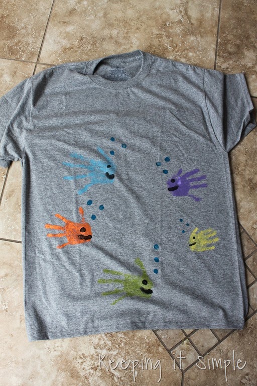 [Father%2527s-Day-Shirt-Idea-Fish-Handprint%2520%25286%2529%255B4%255D.jpg]