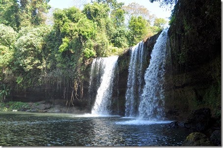 Laos Bolaven Plateau Tour Tad Champi waterfall 140208_0201