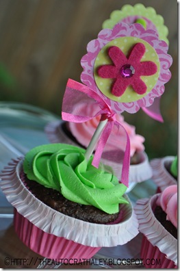 PINK AND GREEN CUPCAKES (4)