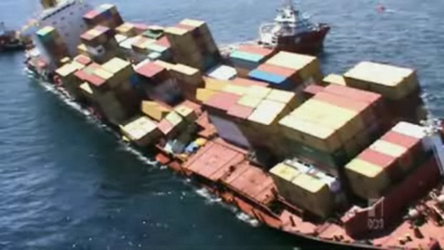 The stranded MV Rena, 14 November 2011. abc.net.au