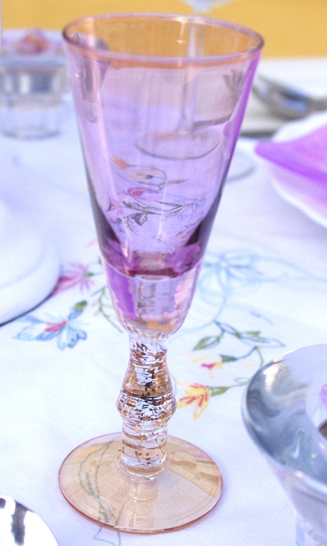 [hhydrangea%20tablescape%20June%202011%20038%5B5%5D.jpg]