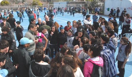 Juan Pablo de Jesús inauguró el playon deportivo en la Escuela Secundaria Nº 7 de Las Toninas