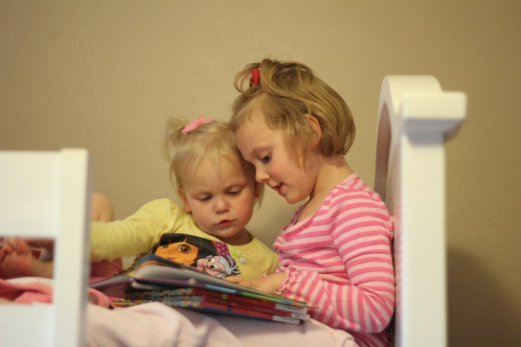 [a%2520reading%2520Dora%255B5%255D.jpg]