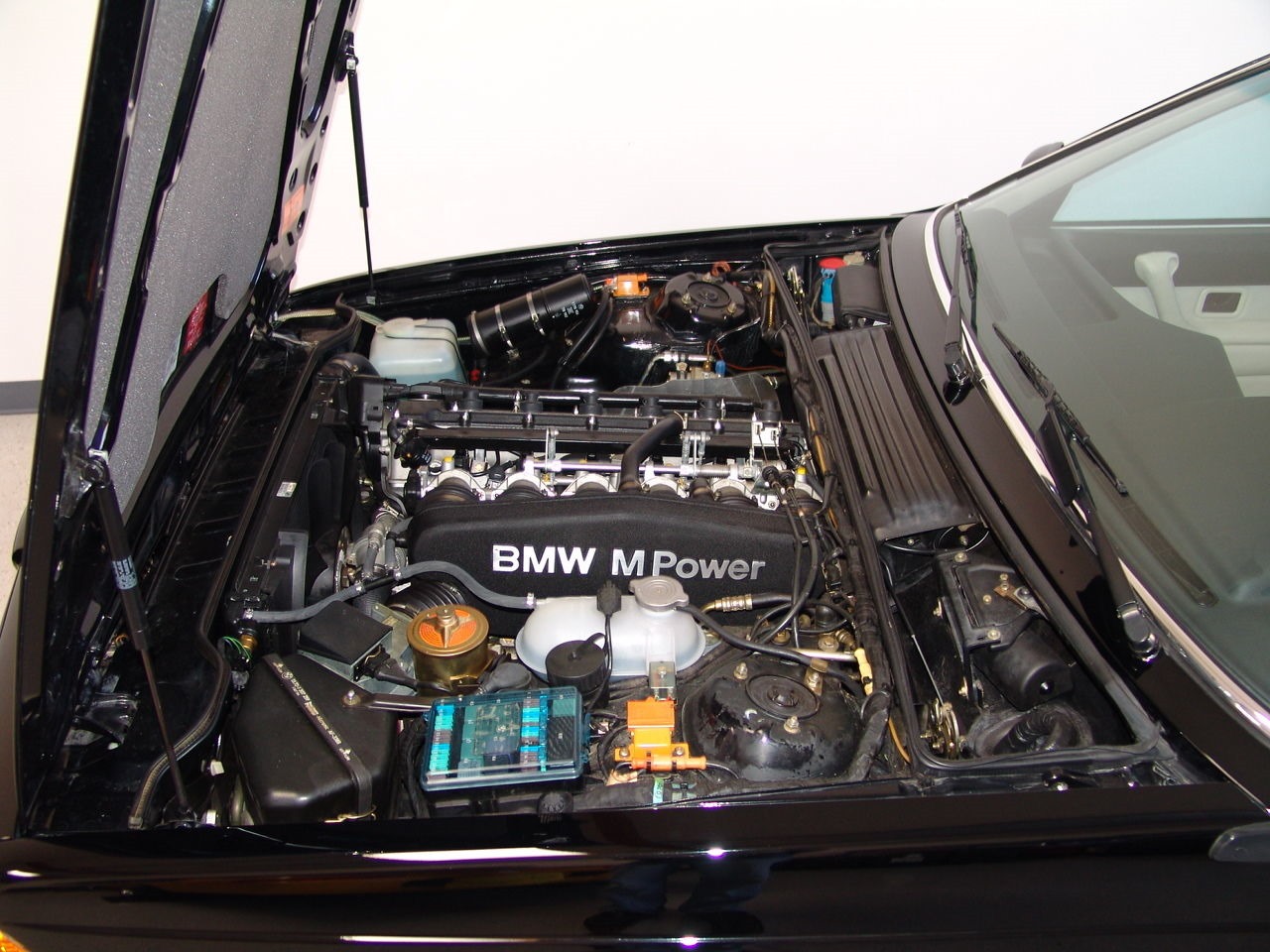 [1988-BMW-M6-Carscoop11%255B2%255D.jpg]