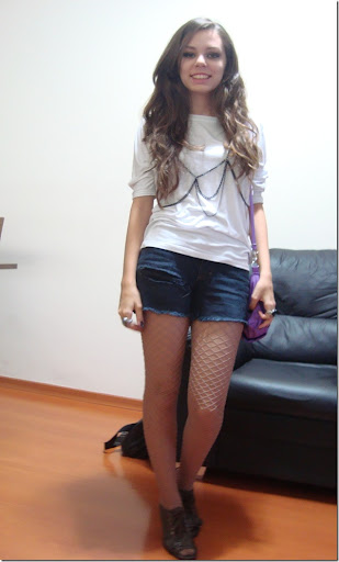 short jeans e meia arrastão