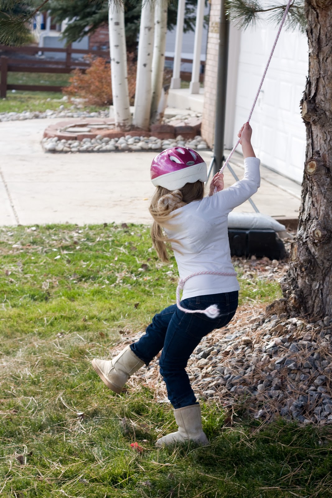 [11.15.12%2520soph%2520tree%2520swinging%255B3%255D.jpg]