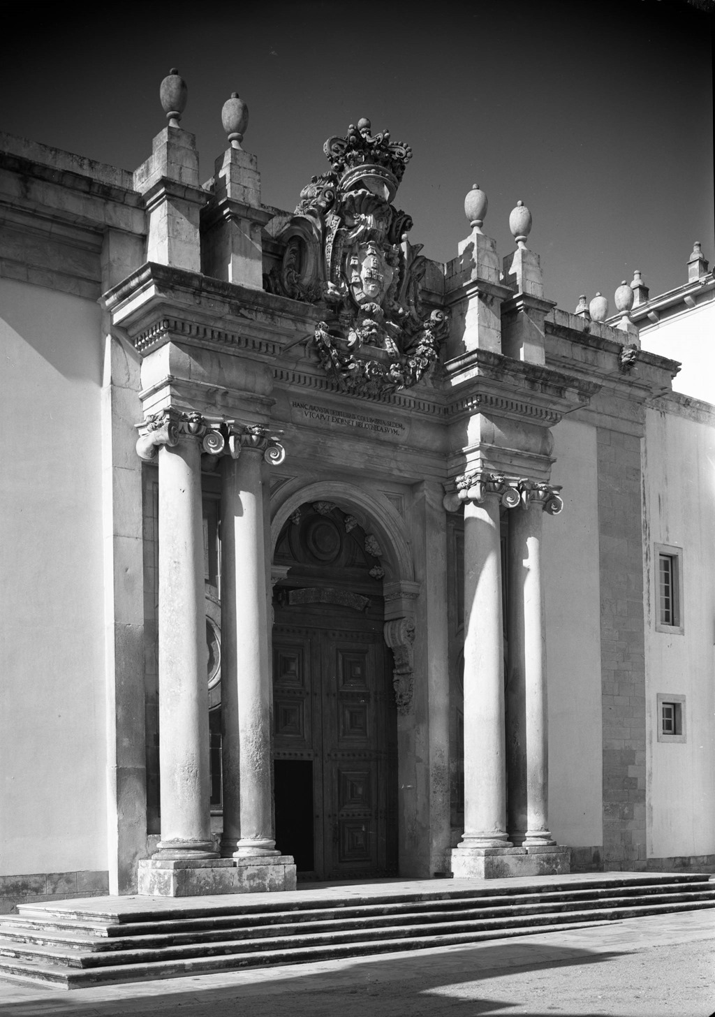 [Biblioteca-da-Univ.-de-Coimbra.133.jpg]