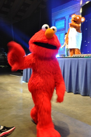 [sesame%2520st%2520live%2520092612%2520%2528105%2529%255B6%255D.jpg]