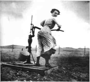 [handpump3.jpg]