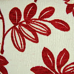 Tkanina obiciowa z efektem metalicznym w kwiaty. Biała, czerwona.
