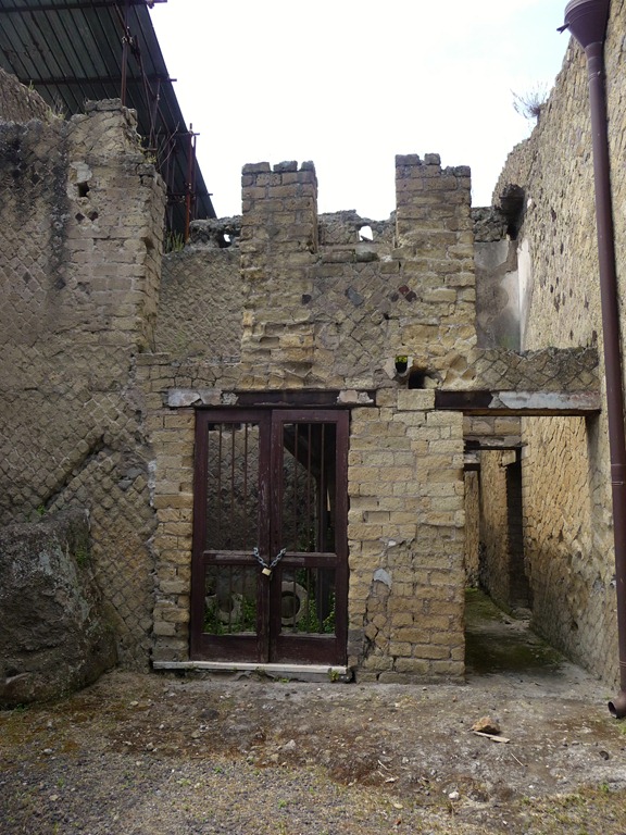 [Italy-3996.jpg]