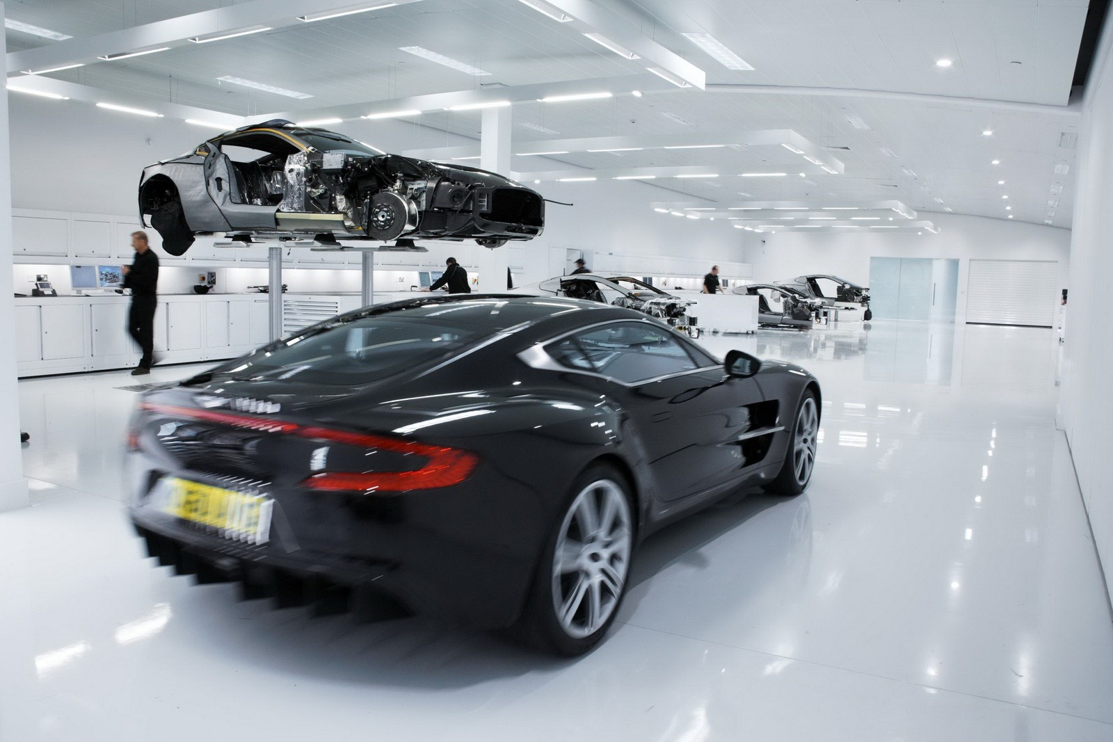 [Aston-Martin-One-77%255B3%255D.jpg]