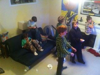 [hang%2520out%2520basement%2520verj.%2520Ivo%255B2%255D.jpg]