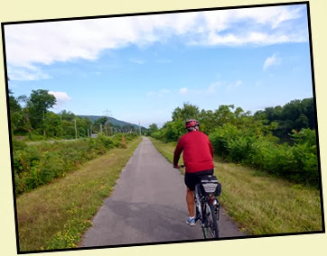 02 - Mohawk River (Erie Canal) Bike Trail heading NW - made left heading NW along the river