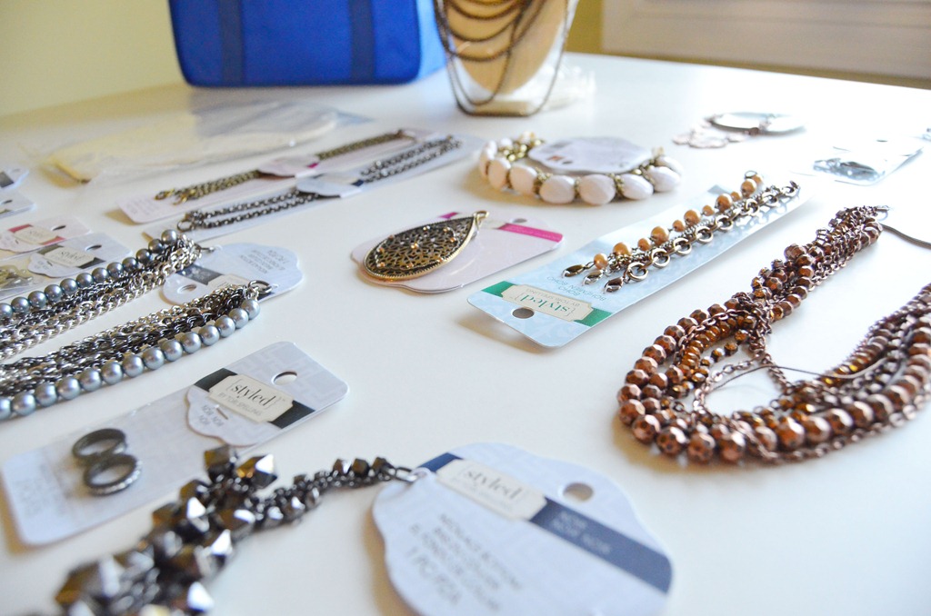 [loads%2520of%2520jewelry%2520amy%2520renea%2520a%2520nest%2520for%2520all%2520seasons.jpg]