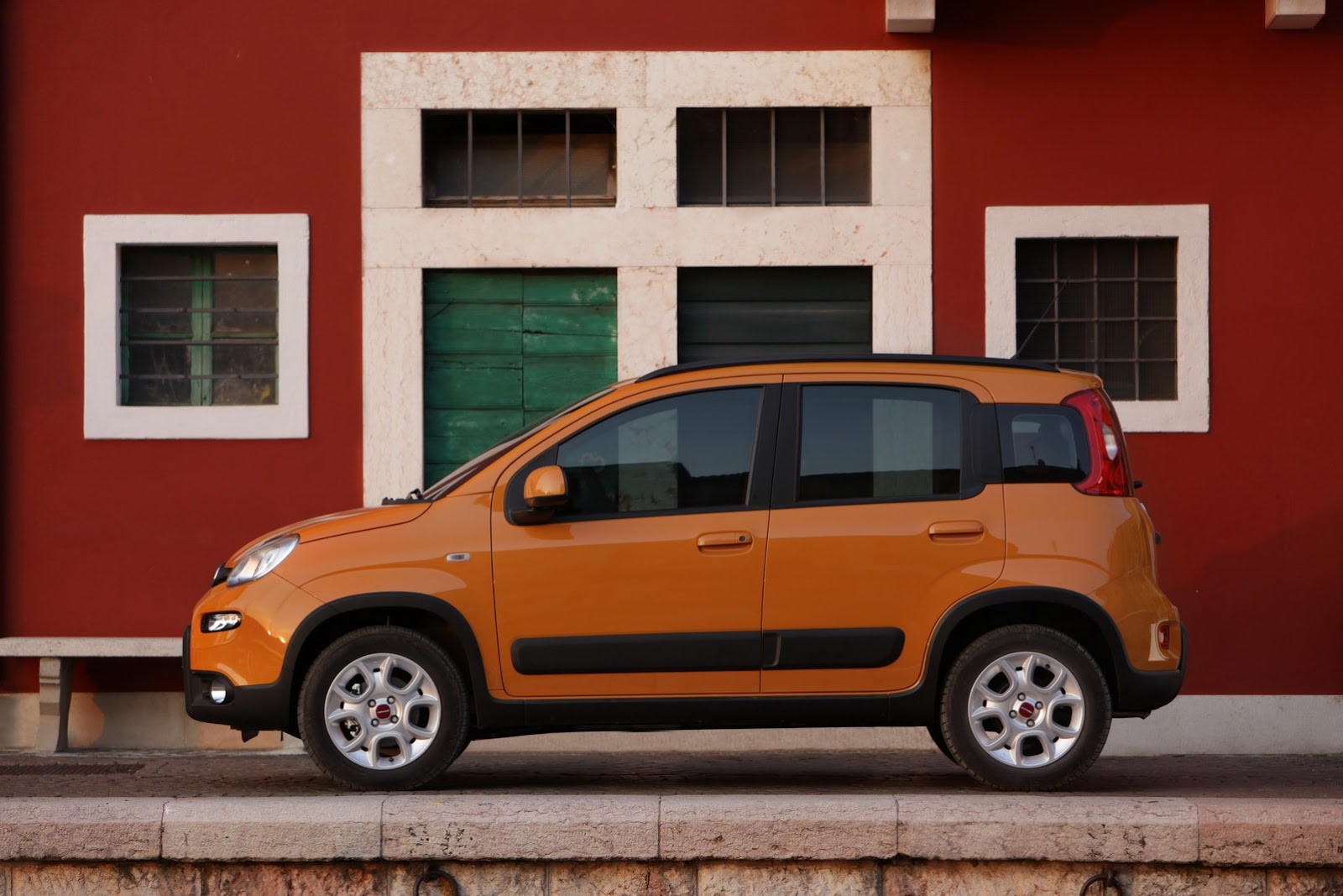[2013-Fiat-Panda-Trekking-25%255B2%255D.jpg]