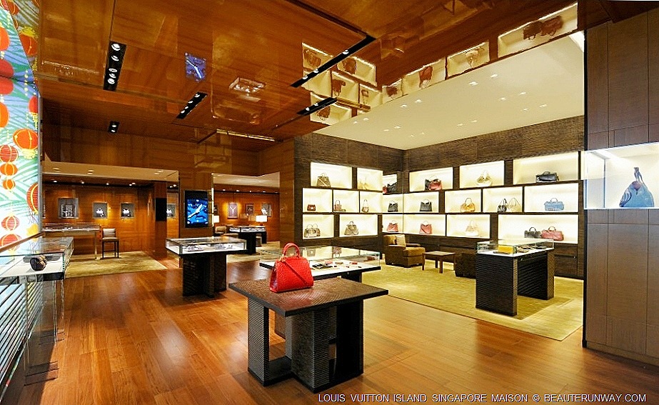 [Louis%2520Vuitton%2520Island%2520Singapore%2520Interior%2520High%2520Walls%2520and%2520luxury%2520fittings%255B22%255D.jpg]