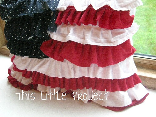 [ruffle%2520flag%2520pillow%255B3%255D.jpg]