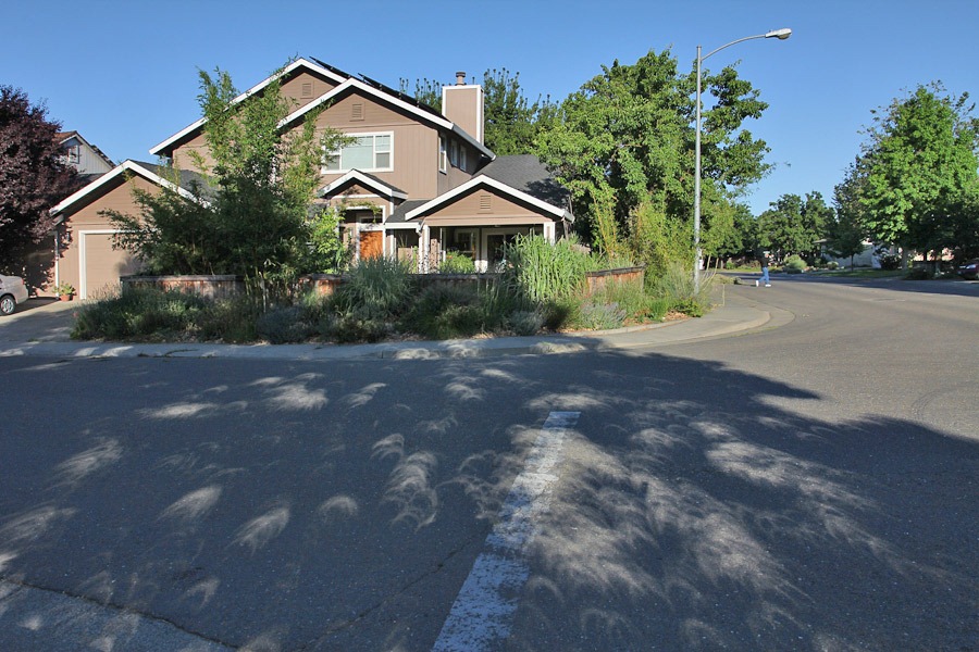 [120520_eclipse_shadows_1%255B2%255D.jpg]
