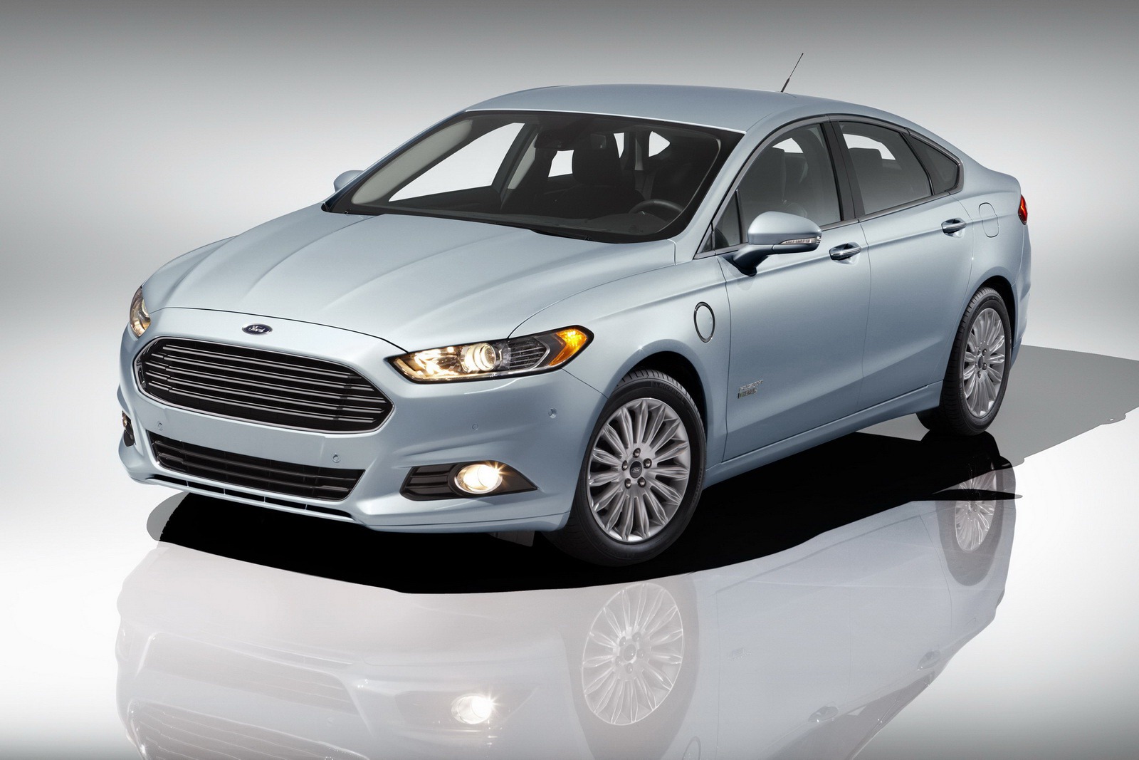 [Ford-Fusion-Energi-04%255B2%255D.jpg]