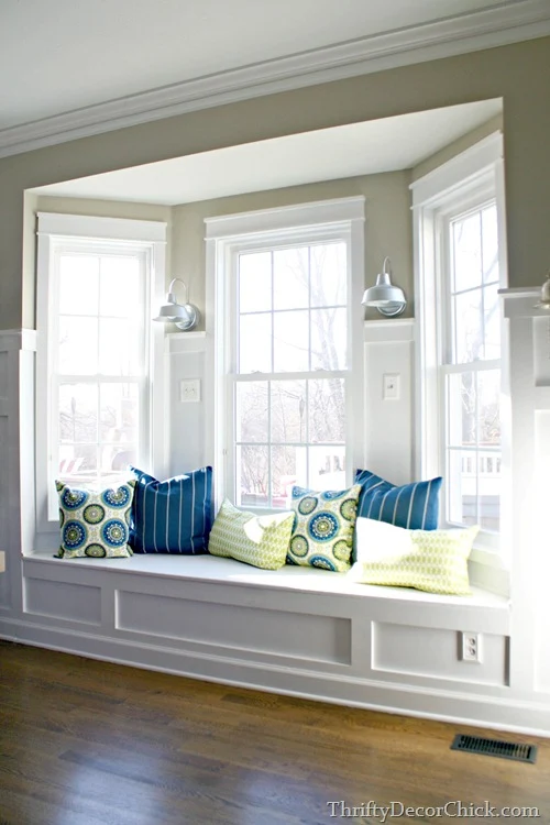 bay window seat in kitchen