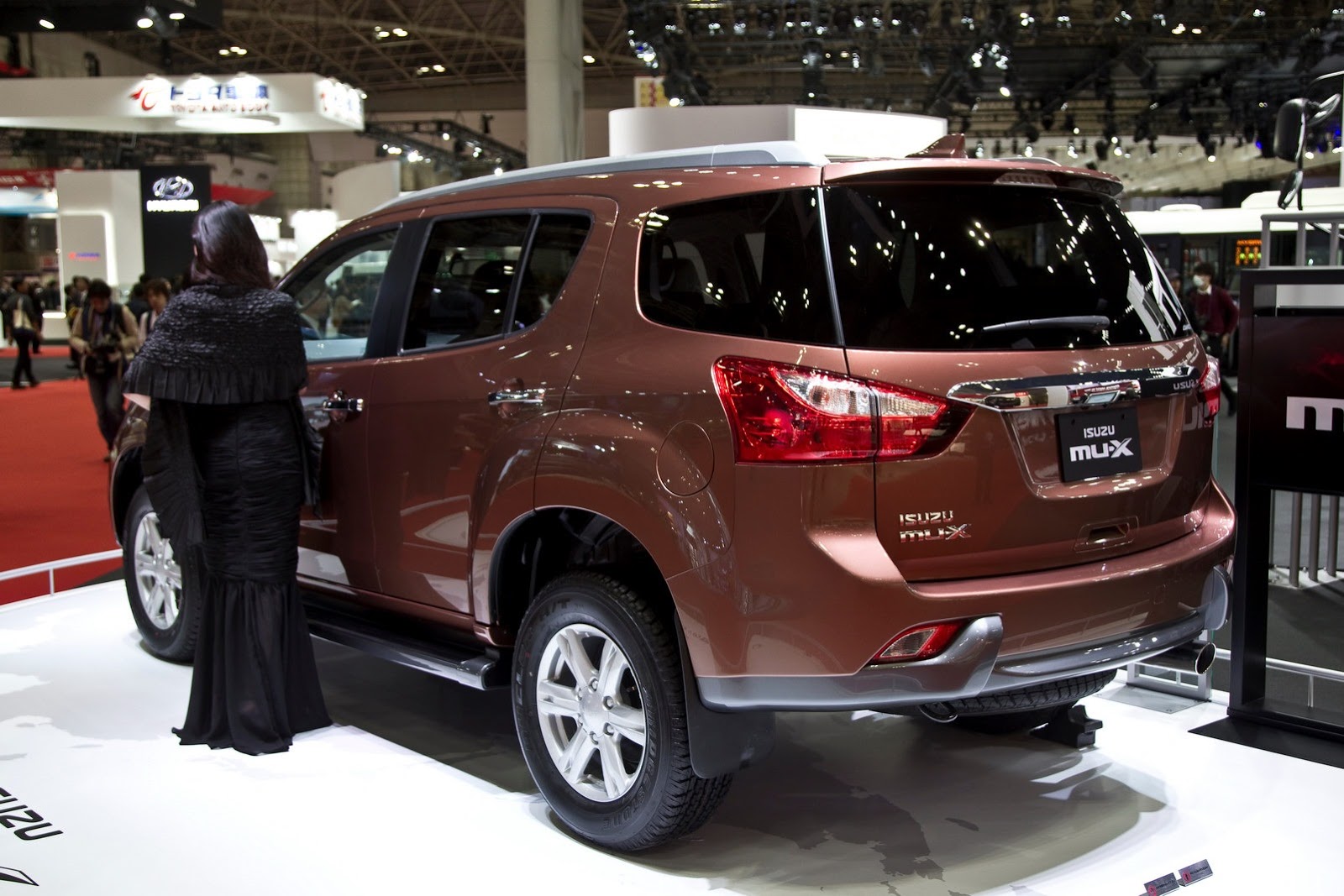 [Isuzu_mu-X%255B2%255D.jpg]