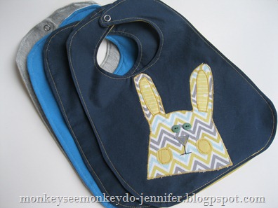 applique bunny bibs (10)