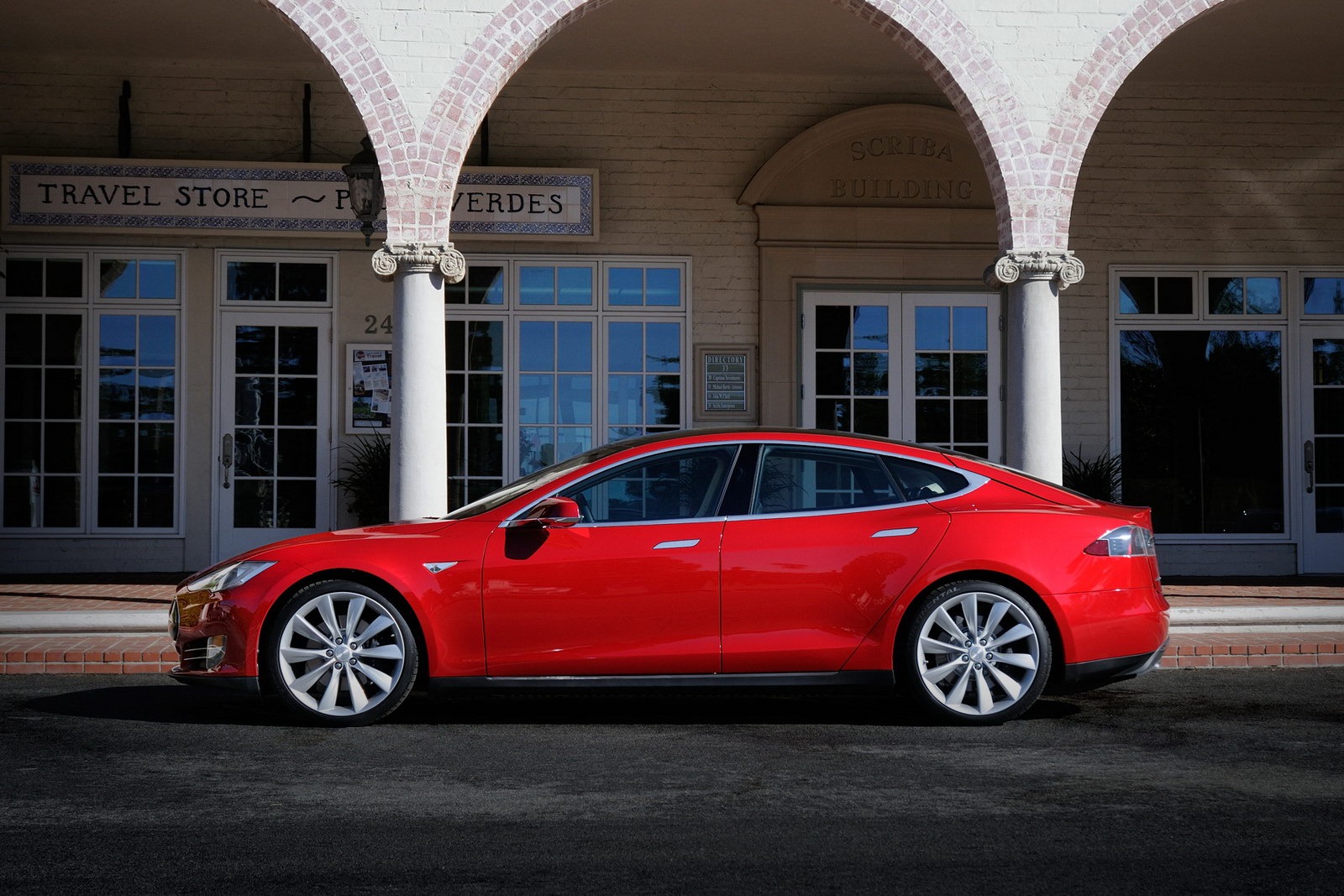 [Tesla-Model-S-2%255B4%255D.jpg]