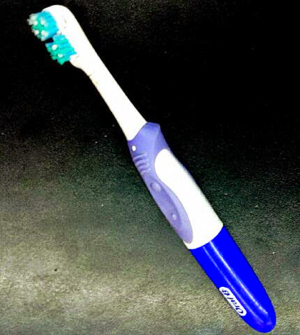 verschiedene elektrische Zahnbürsten Oral-B international