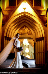 Album (digital) de fotos do evento Lívia + Adriano. Fotografias digitais do fotografo profissional Marcos Grossi, que faz retratos de casamento (fotojornalismo), infantil, jovens, 15 anos e eventos em geral. Área de atuação: Jau, Bauru, Araraquara, Sao Carlos, Rio Claro, Ribeirao Preto e outras cidades do estado de Sao Paulo. 