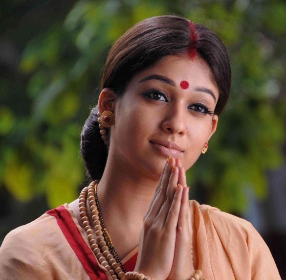 [Nayanthara-In-Sri-Rama-Rajyam-Movie-Stills-5%255B4%255D.jpg]