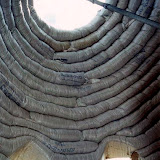 Construir casas con tierra: la tecnologia del superadobe de Nader Khalili