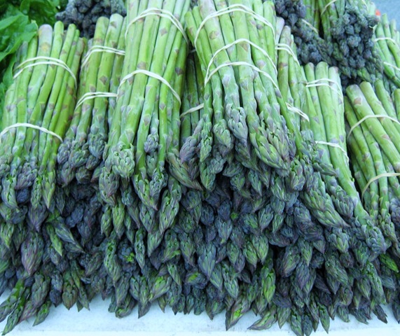 [asparagus%252C%2520rhinebeck%2520farmers%2520market%255B4%255D.jpg]